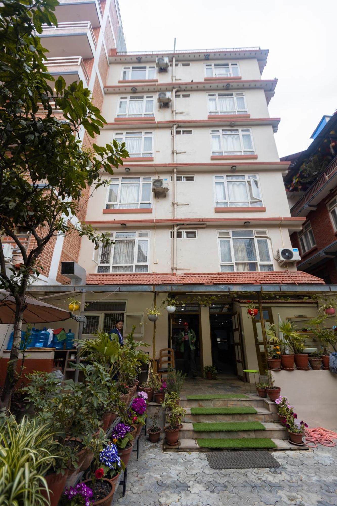 Hotel Sekai Kathmandu Esterno foto